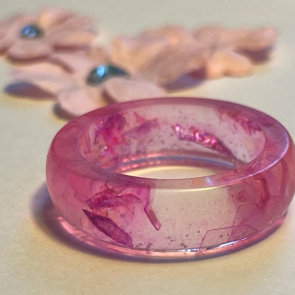 Handmade✨Resin Pink Sparkly Ring Size 5